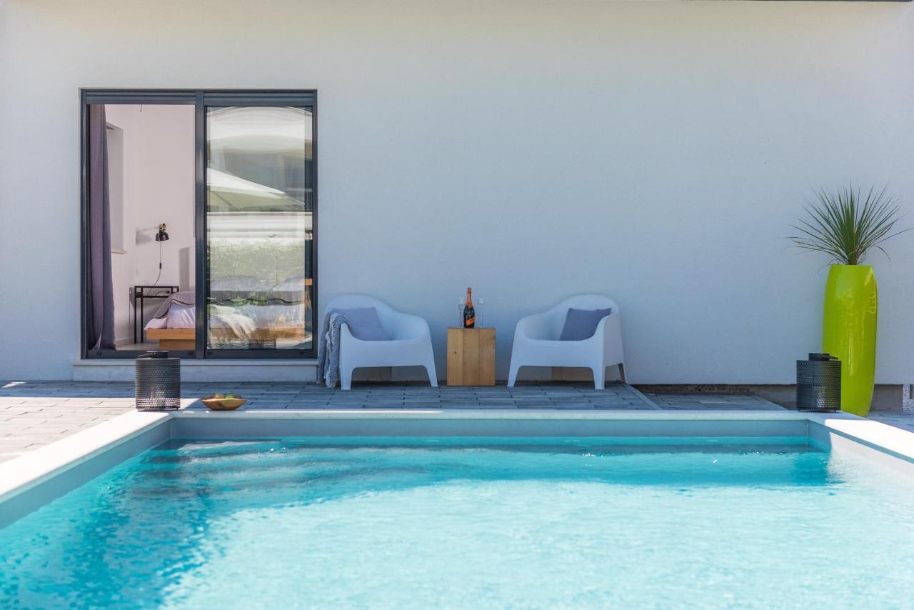 Villa Olea With Heated Pool And Jacuzzi Сукошан Экстерьер фото