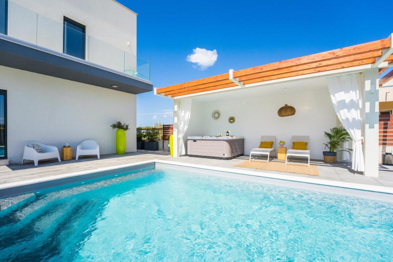 Villa Olea With Heated Pool And Jacuzzi Сукошан Экстерьер фото