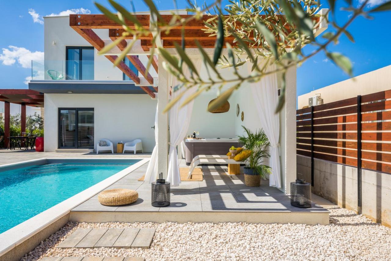 Villa Olea With Heated Pool And Jacuzzi Сукошан Экстерьер фото
